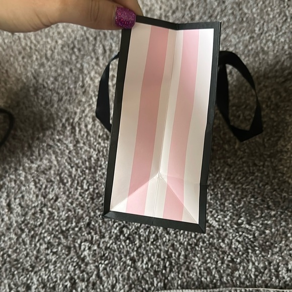Victoria's Secret Pink and Black Signature Gift Bag - Picture 4 of 7